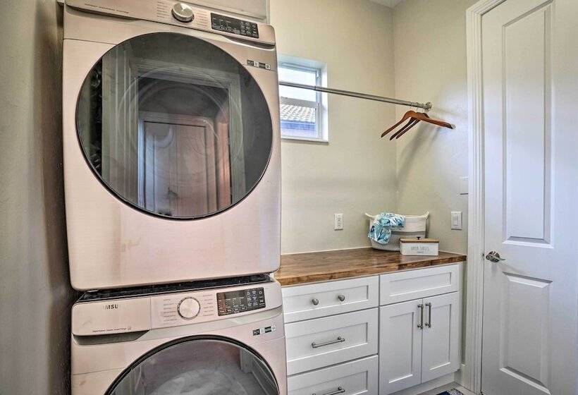 Luxury Naples Home W/ Private Pool & Hot Tub!