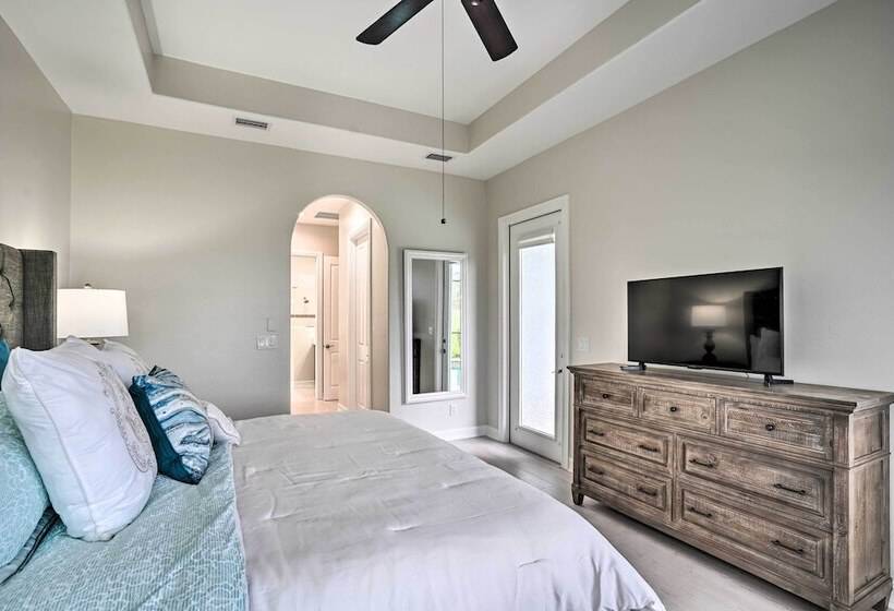 Luxury Naples Home W/ Private Pool & Hot Tub!