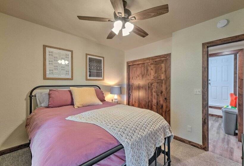 Luxury Retreat: Custom Mi Wuk Village Cabin!