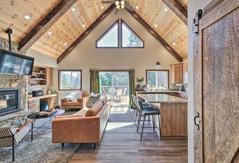 Luxury Retreat: Custom Mi Wuk Village Cabin!