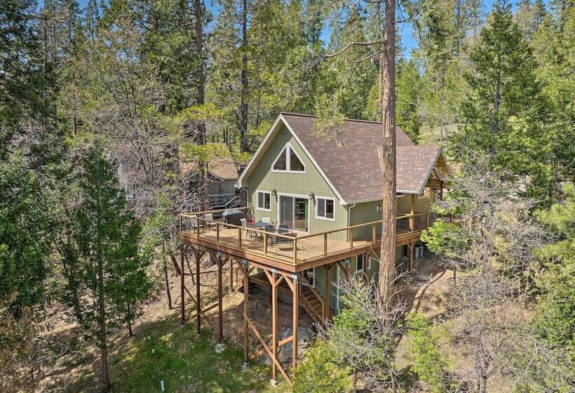 Luxury Retreat: Custom Mi Wuk Village Cabin!