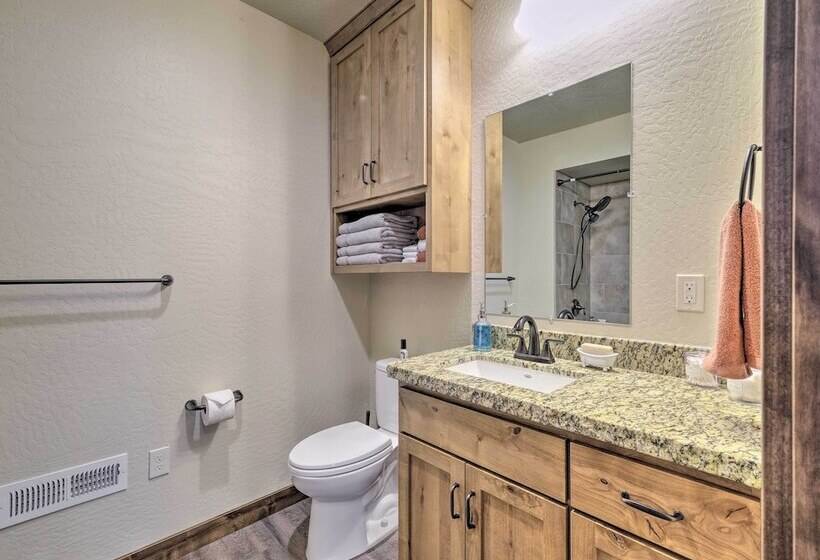 Luxury Retreat: Custom Mi Wuk Village Cabin!