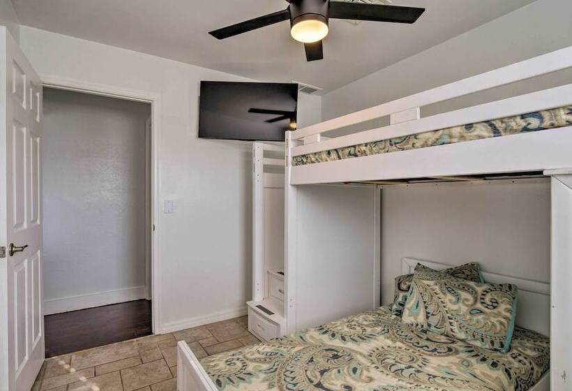 Marco Island Home W/ Pool Near Tigertail Beach!