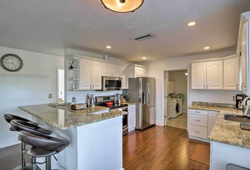 Marco Island Home W/ Pool Near Tigertail Beach!