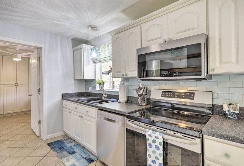 Merritt Island Home: Fire Pit & Canal Access!