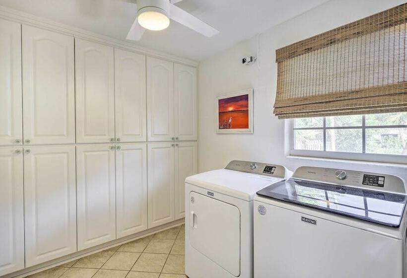 Merritt Island Home: Fire Pit & Canal Access!