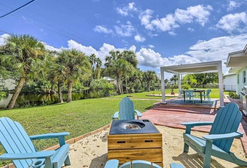 Merritt Island Home: Fire Pit & Canal Access!