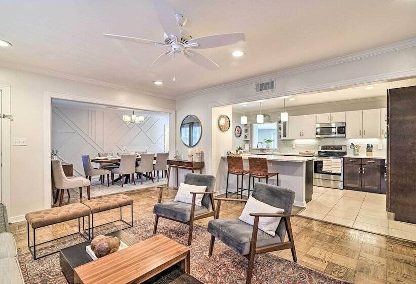 Mid Century Modern Escape In Central Lakeland!