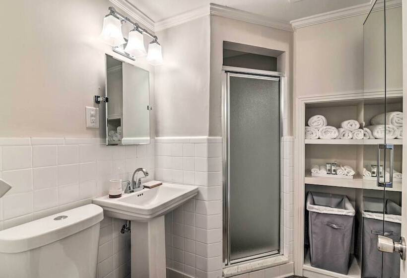 Mid Century Modern Escape In Central Lakeland!