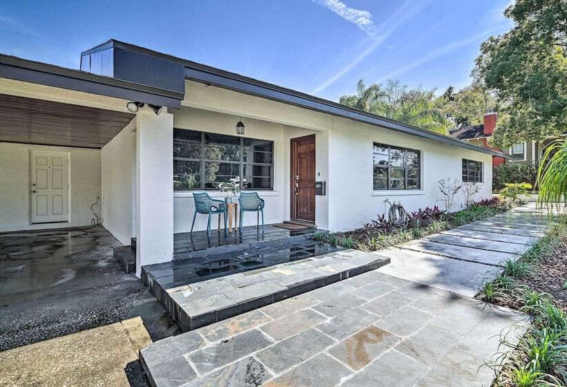 Mid Century Modern Escape In Central Lakeland!