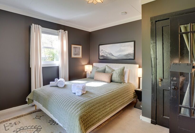 Mid Century Modern Fayetteville Home Close To Town