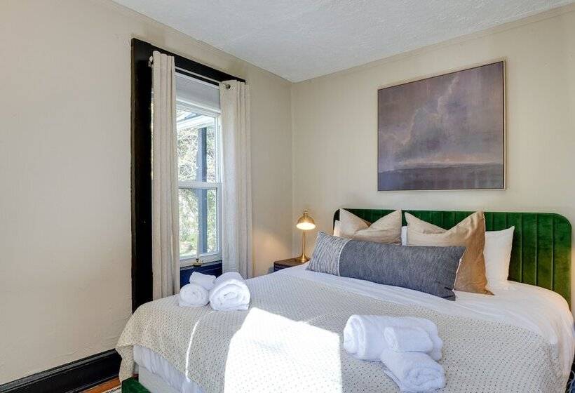 Mid Century Modern Fayetteville Home Close To Town