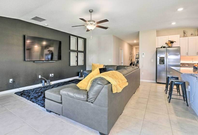 Modern & Bright Ruskin Home Near Bahia Beach!