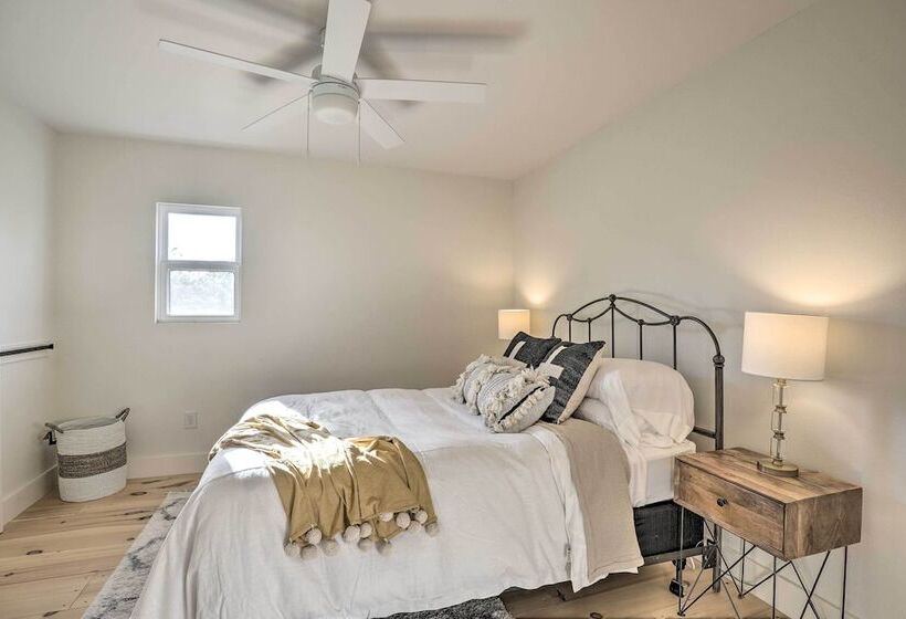 Modern Cottage Escape On Table Rock Lake!