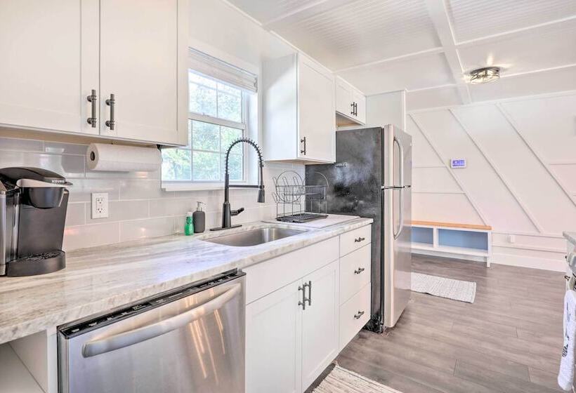 Modern Florida Home ~ 5 Mi To Surfside Park!