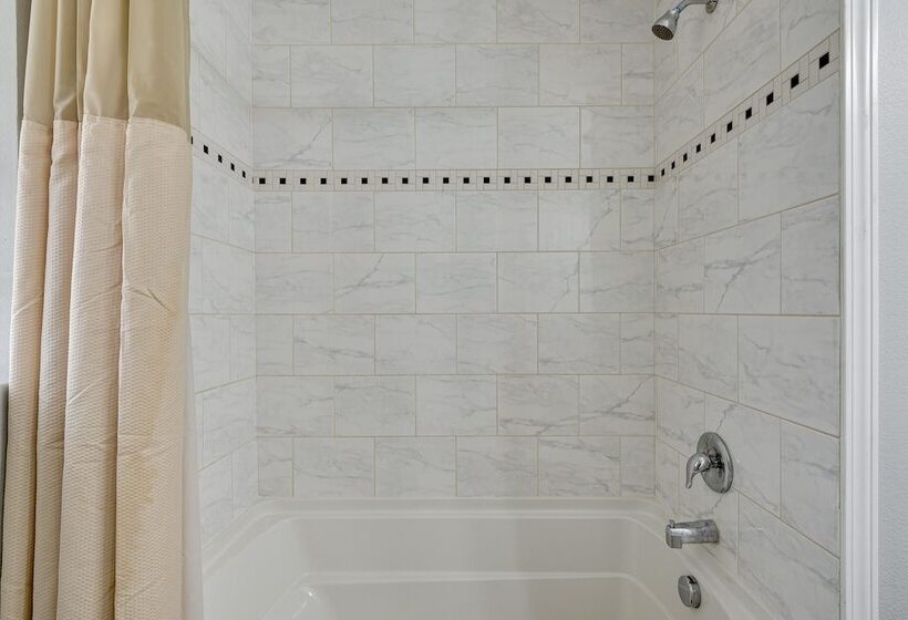 Modern Flower Mound Home < 2 Mi To River Walk