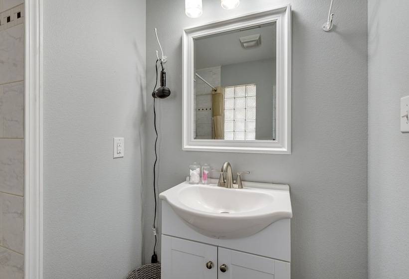 Modern Flower Mound Home < 2 Mi To River Walk