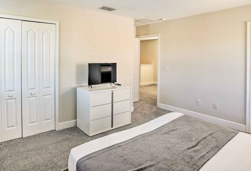 Modern Haines City Home W/ Pool & Lanai!