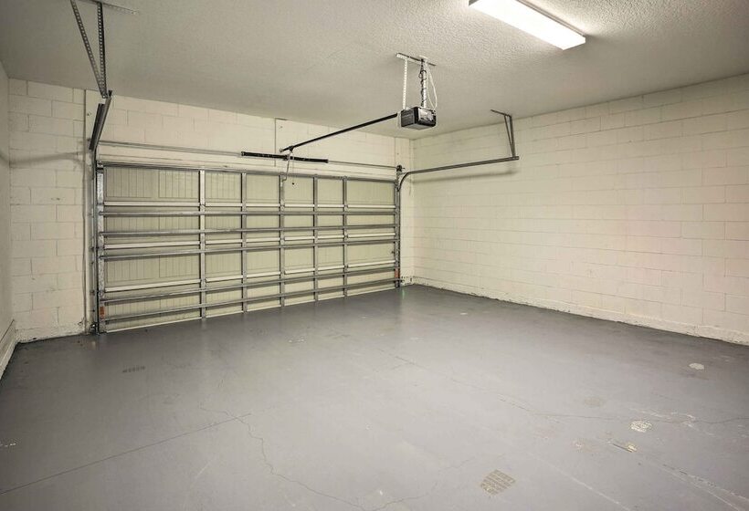 Modern Haines City Home W/ Pool & Lanai!