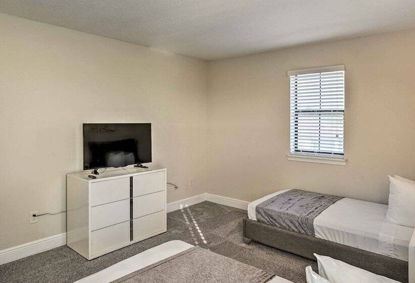 Modern Haines City Home W/ Pool & Lanai!