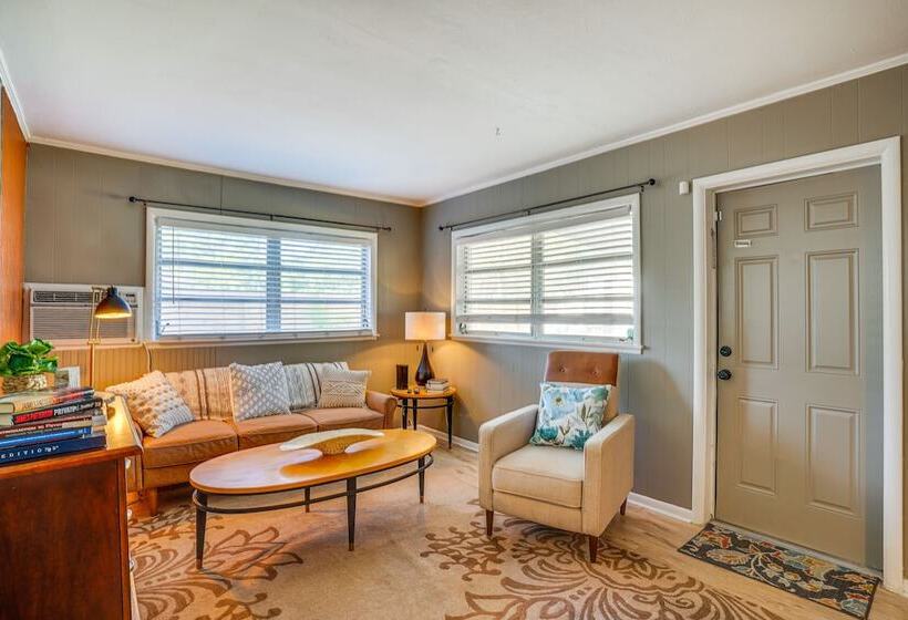 Modern Lakeland Vacation Rental: Patio & Bbq Grill