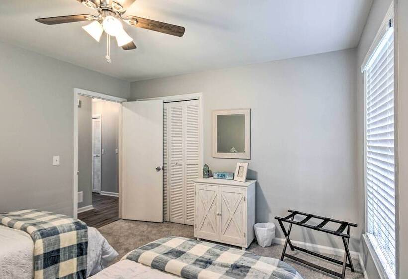 Modern Lexington Retreat W/ Backyard & Pool!