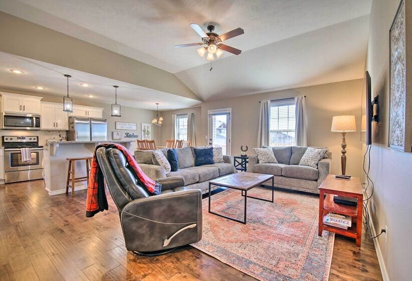 Ozark Home: Pool Access, Deck & Fenced Yard