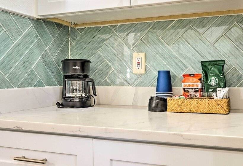 Modern Retreat W/ Screened Porch & Game Room!