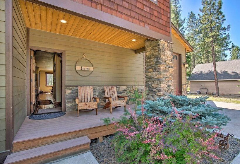 Modern Rustic Ronald Getaway: Hot Tub, Grill!