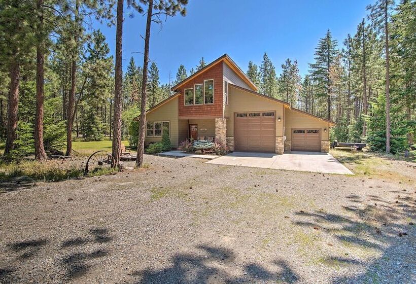 Modern Rustic Ronald Getaway: Hot Tub, Grill!