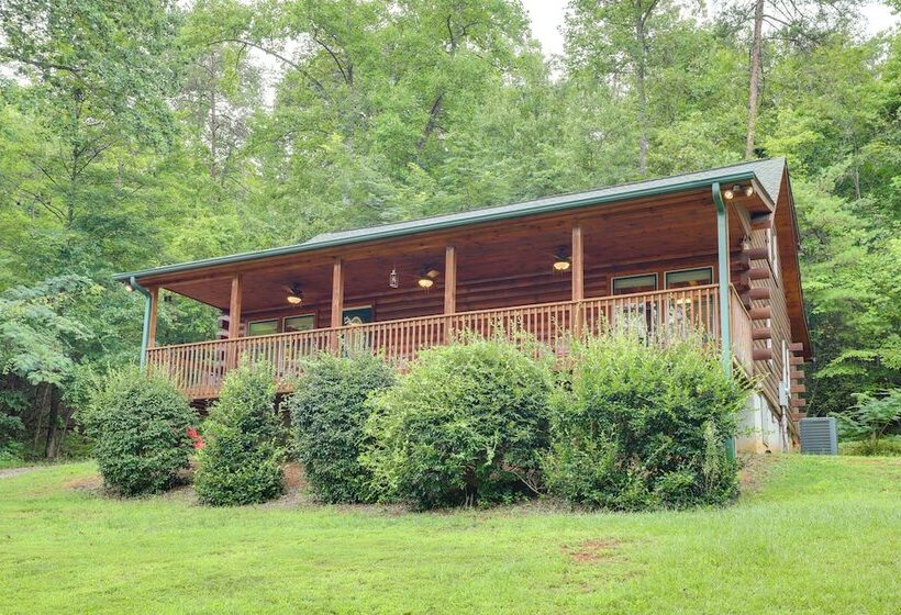 Moonshine Manor  Cabin W/ Hot Tub, Near Lake Lure
