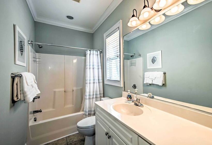 1 Mi To Beach + Hot Tub: Murrells Inlet Retreat!