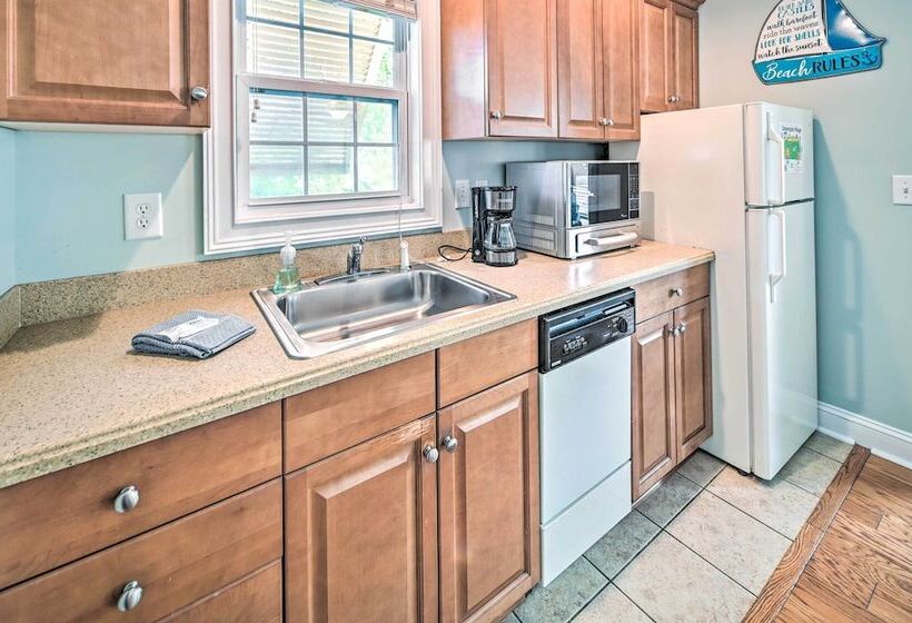 1 Mi To Beach + Hot Tub: Murrells Inlet Retreat!