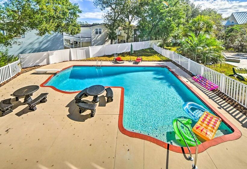 1 Mi To Beach + Hot Tub: Murrells Inlet Retreat!