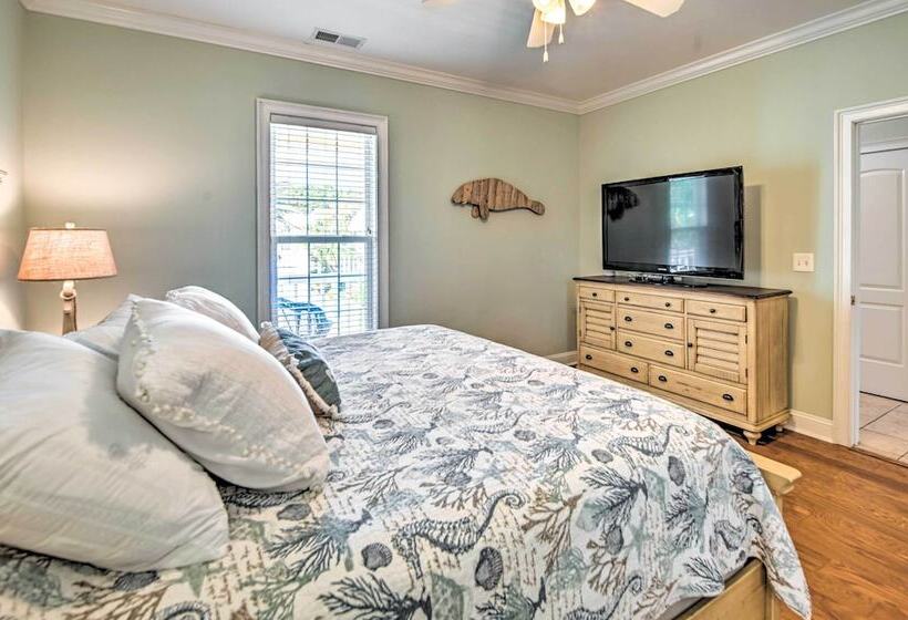 1 Mi To Beach + Hot Tub: Murrells Inlet Retreat!