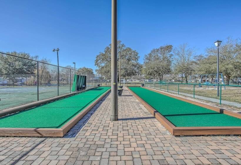 1 Mi To Beach + Hot Tub: Murrells Inlet Retreat!