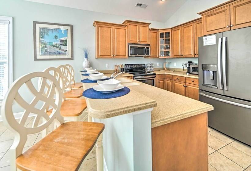 1 Mi To Beach + Hot Tub: Murrells Inlet Retreat!
