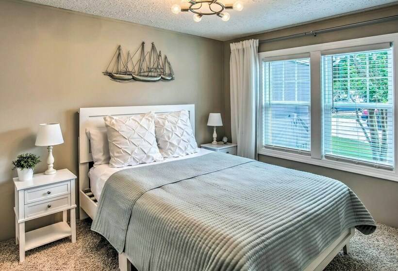 Murrells Inlet Home W/ 2 Screened In Porches!