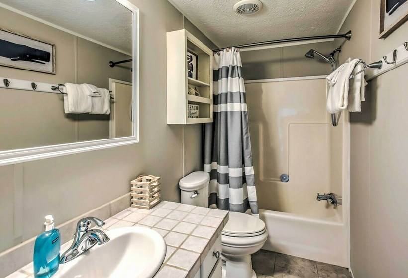 Murrells Inlet Home W/ 2 Screened In Porches!