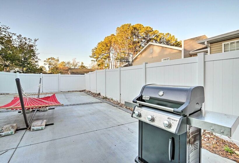 Murrells Inlet Home W/ Fire Pit: Near Beaches