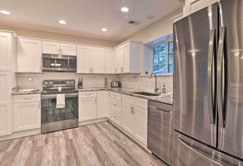 Murrells Inlet Home W/ Fire Pit: Near Beaches