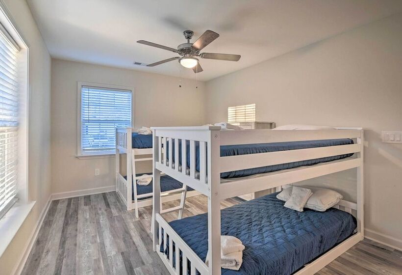 Murrells Inlet Home W/ Fire Pit: Near Beaches
