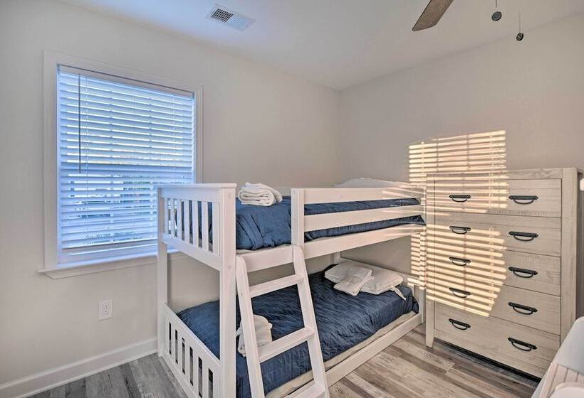 Murrells Inlet Home W/ Fire Pit: Near Beaches