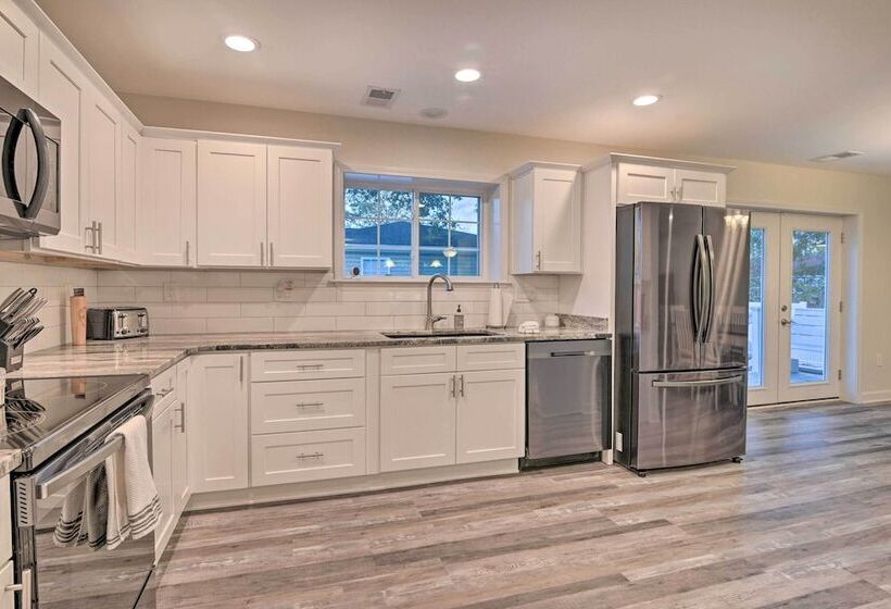 Murrells Inlet Home W/ Fire Pit: Near Beaches