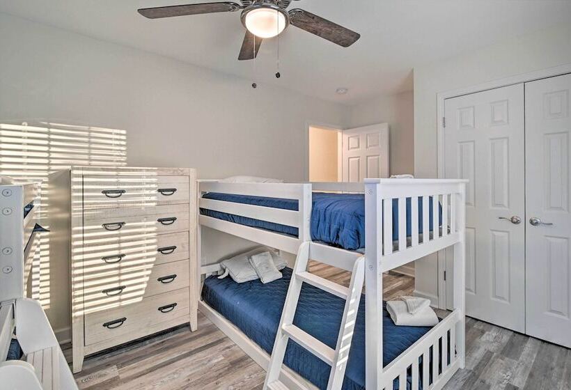 Murrells Inlet Home W/ Fire Pit: Near Beaches
