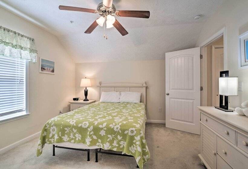 Myrtle Beach Cottage W/ Pool, Walk To Ocean!