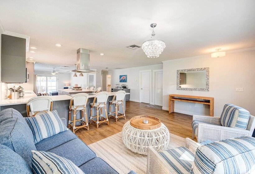 Naples Vacation Home: Private Pool + Hot Tub!