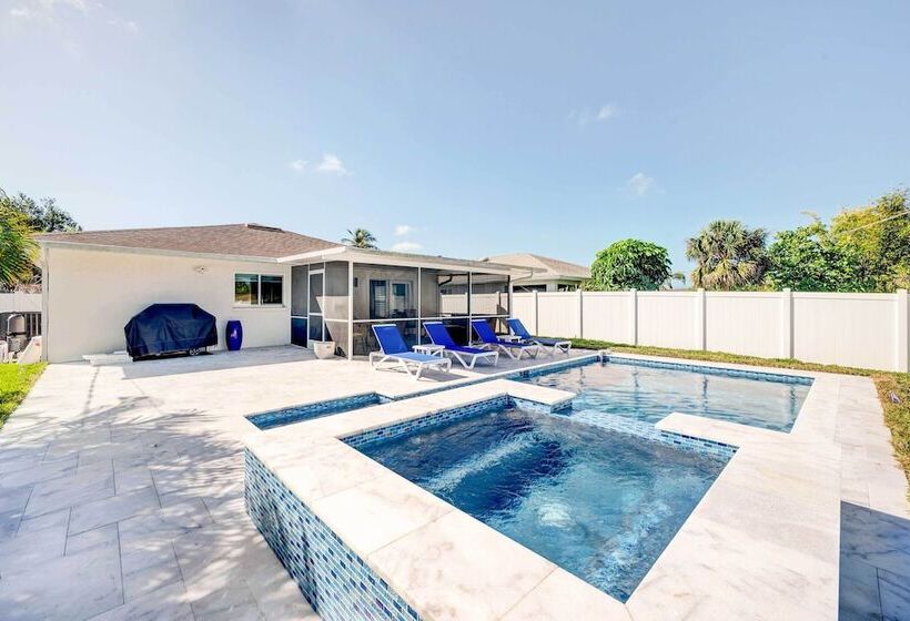 Naples Vacation Home: Private Pool + Hot Tub!