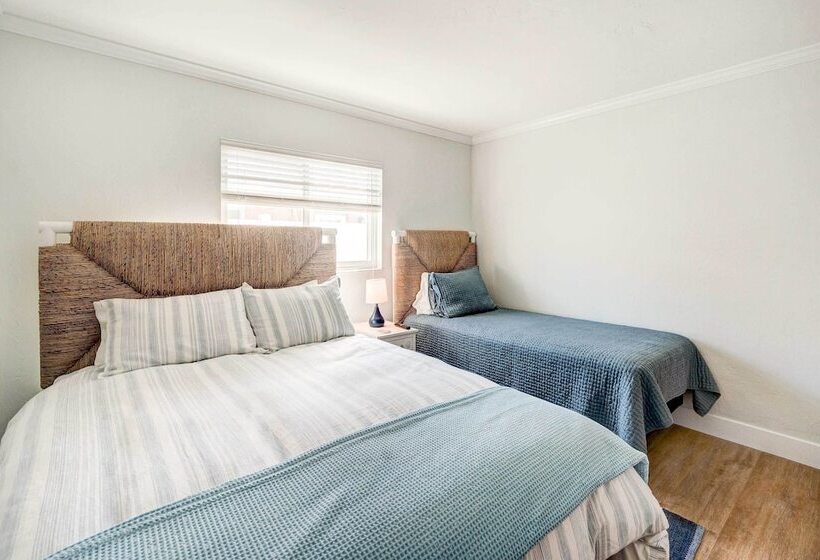 Naples Vacation Home: Private Pool + Hot Tub!