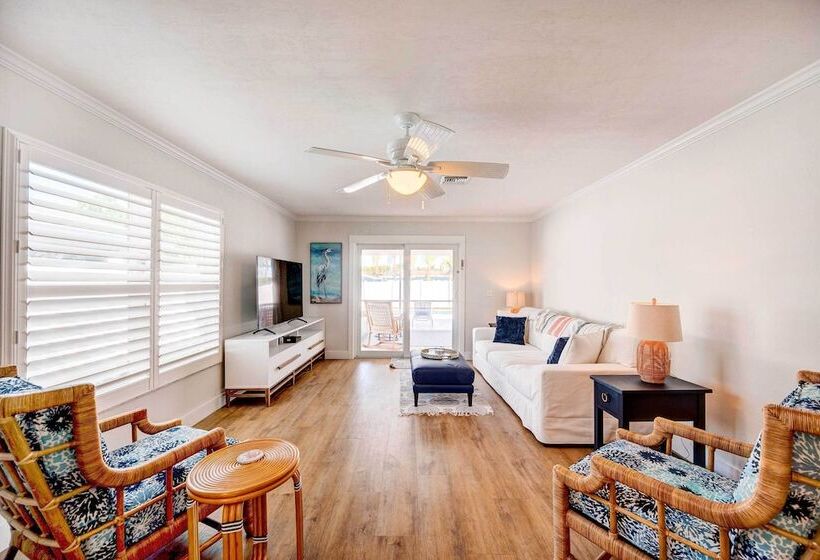 Naples Vacation Home: Private Pool + Hot Tub!